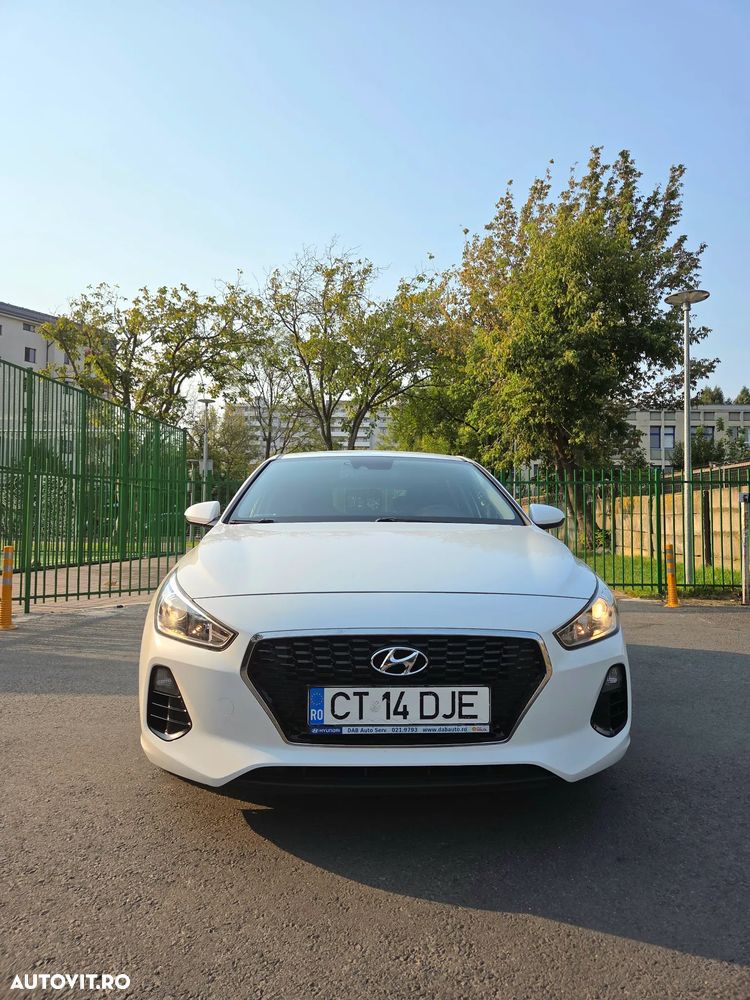 Hyundai i30 1.4 MPi 5DR M/T ISG Comfort - 1