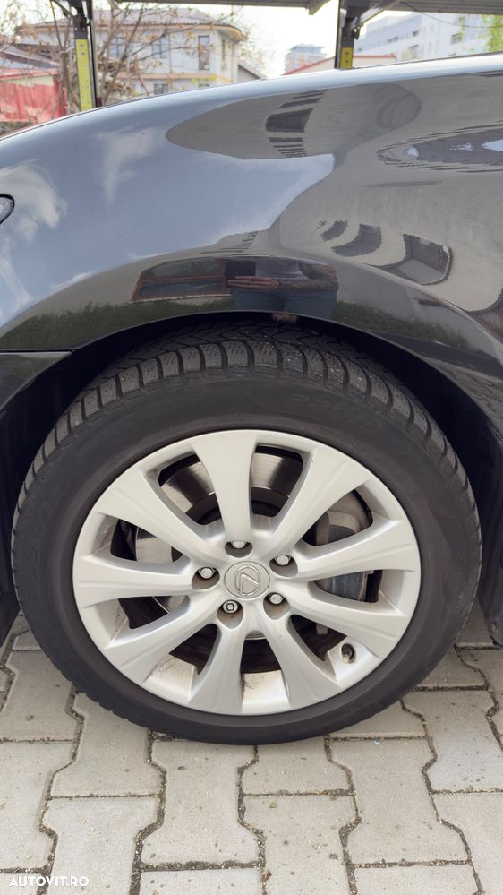 Lexus Seria GS - 16