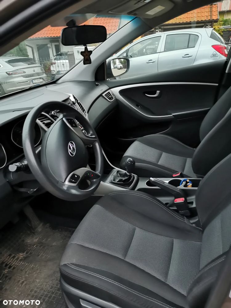 Hyundai i30 1.6 Classic + - 10