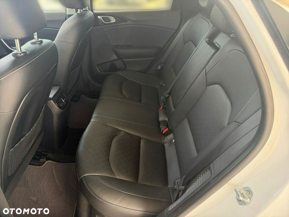 Kia XCeed - 21