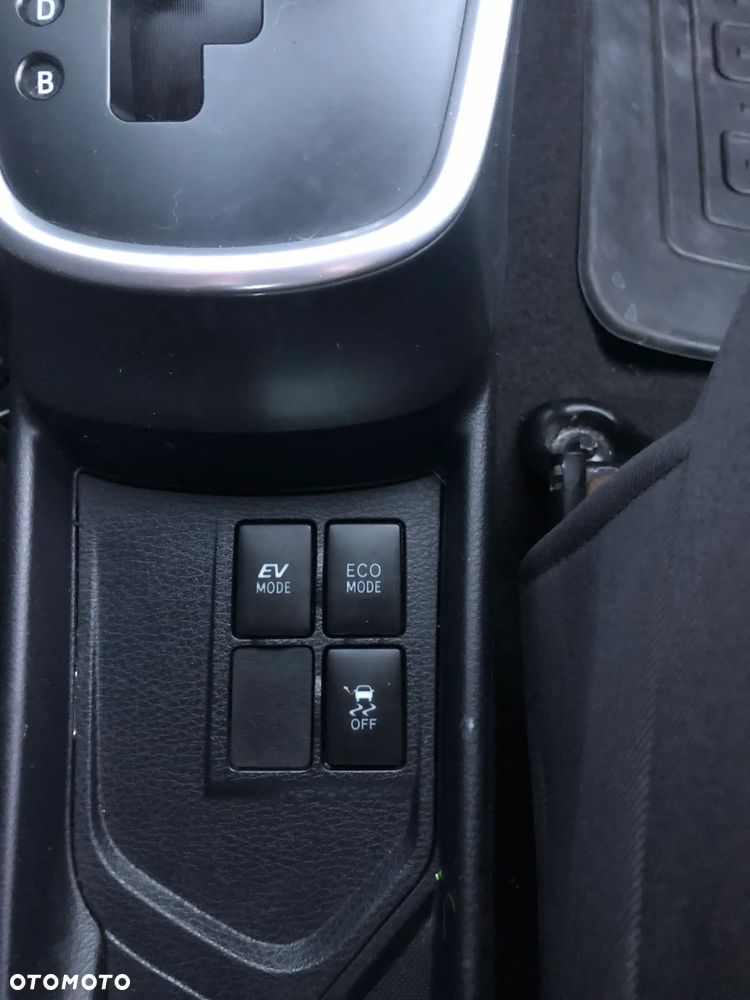 Toyota Yaris Hybrid 100 Selection Passion - 27