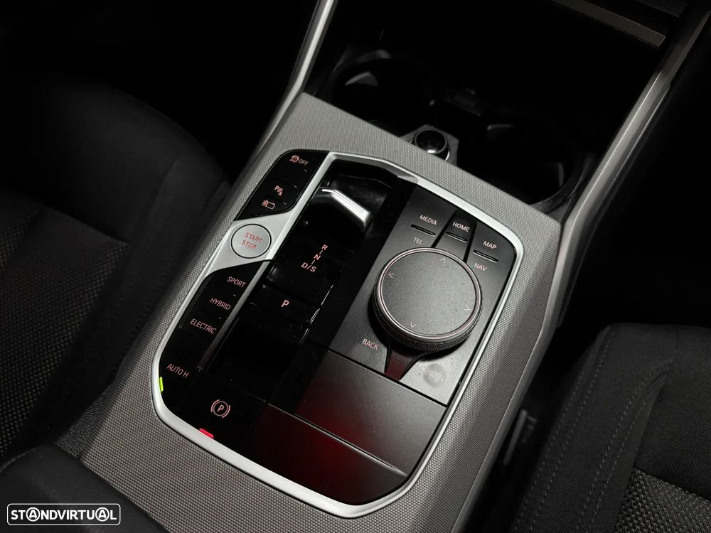 BMW 320 e Aut. Advantage - 17