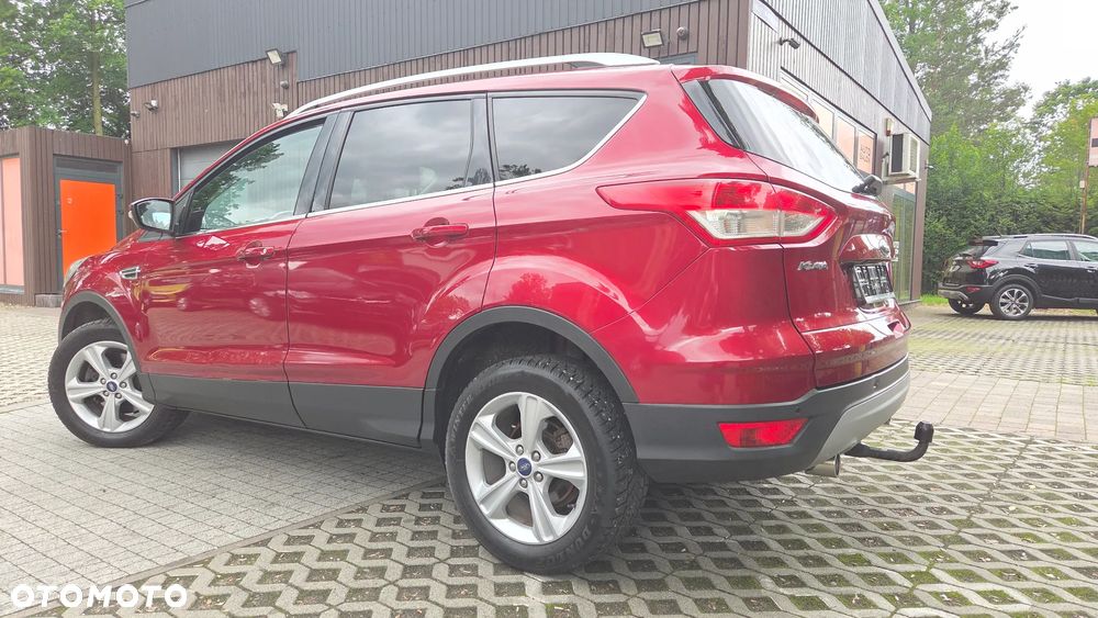 Ford Kuga 2.0 TDCi 2x4 Titanium - 4