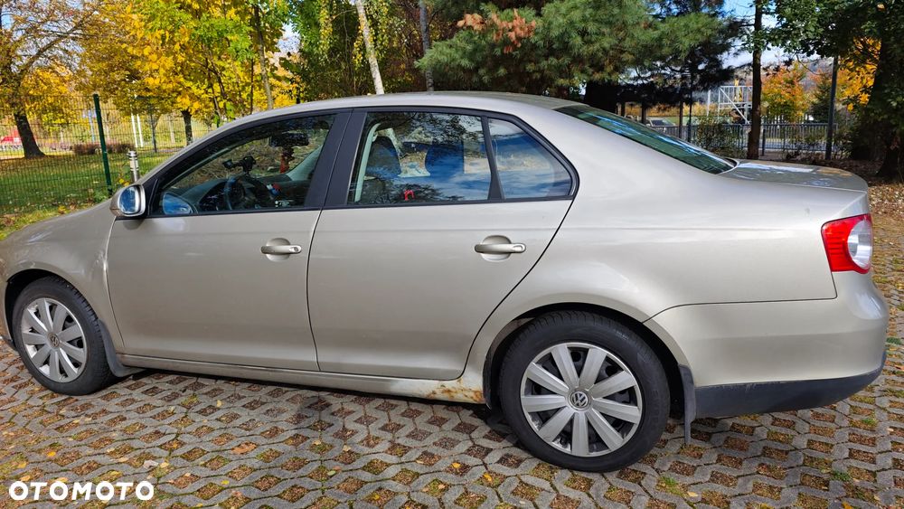Volkswagen Jetta - 7
