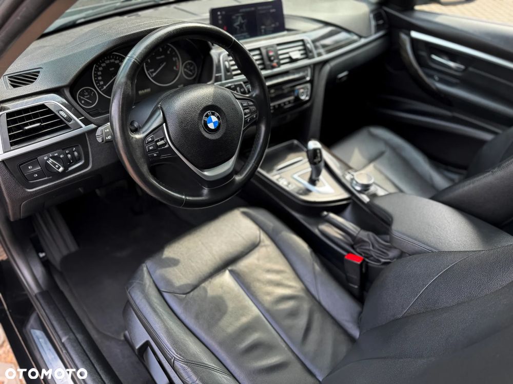 BMW Seria 3 320d xDrive Edition Luxury Line Purity - 26