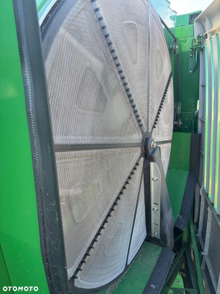 John Deere T660i - 17