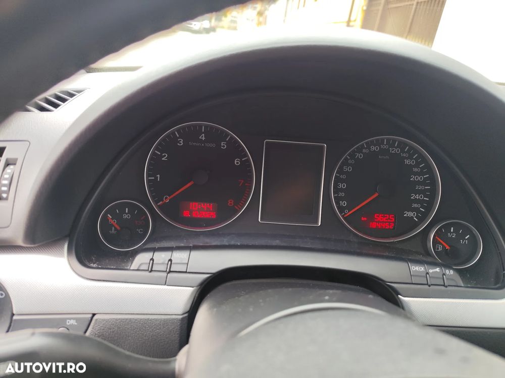Audi A4 2.0 T FSI multitronic - 8