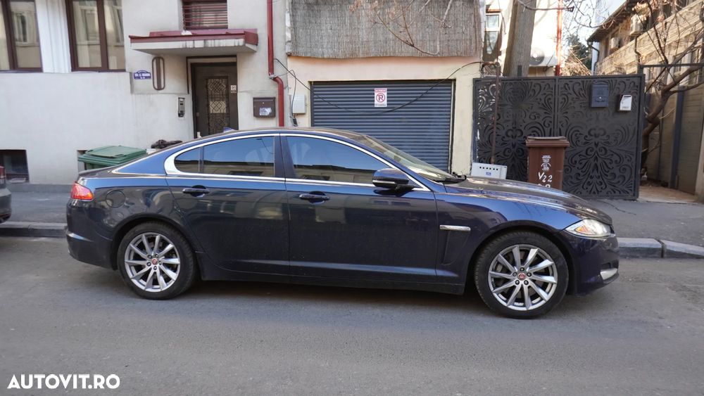 Jaguar XF 25t RWD Portfolio - 7