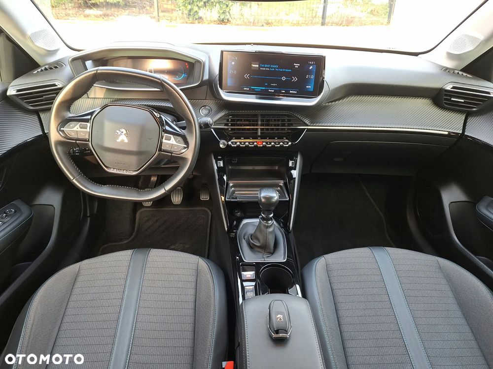 Peugeot 208 PureTech 100 Business - 8