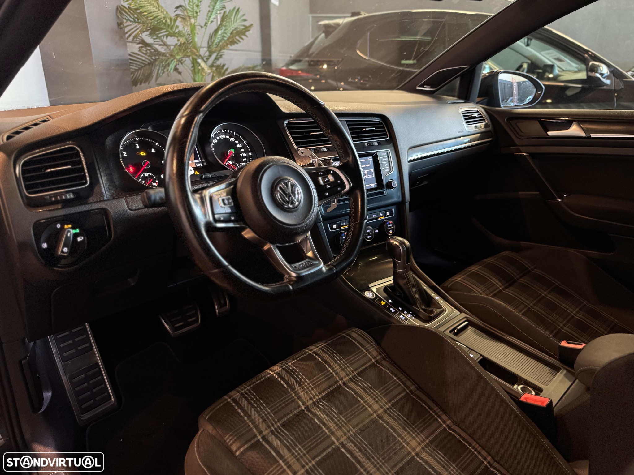 VW Golf 2.0 TDI GTD DSG - 14