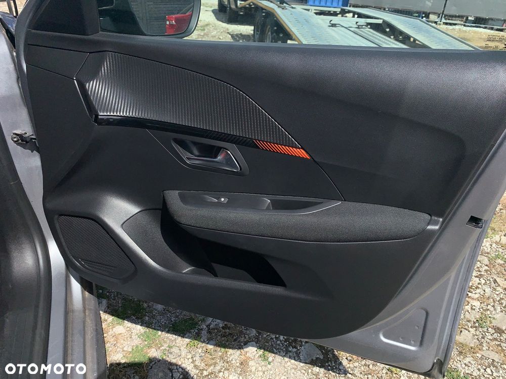 Peugeot 208 PureTech 75 Allure Pack - 19