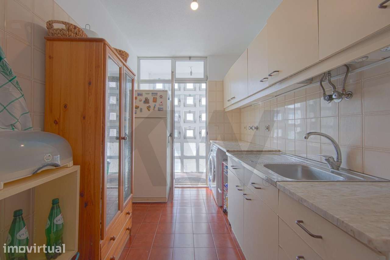 Apartamento T2 | Sto António dos Cavaleiros | Venda | - Grande imagem: 4/30