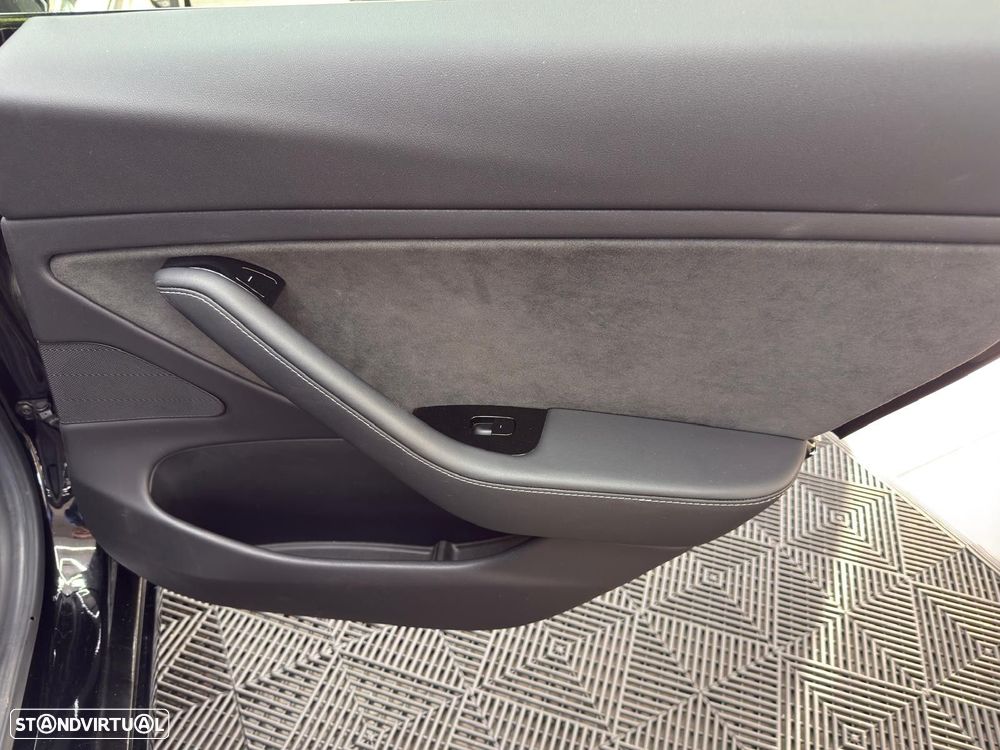 Tesla Model 3 Long Range Tração Integral - 44