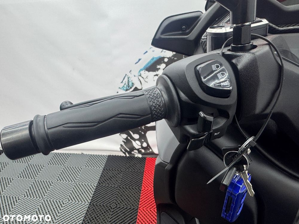 Yamaha X-max - 28
