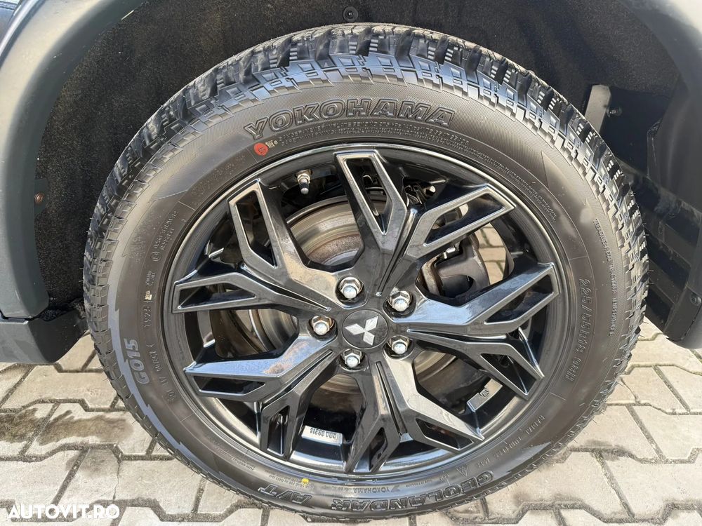 Mitsubishi Outlander 2.0L AS&G CVT Instyle - 25