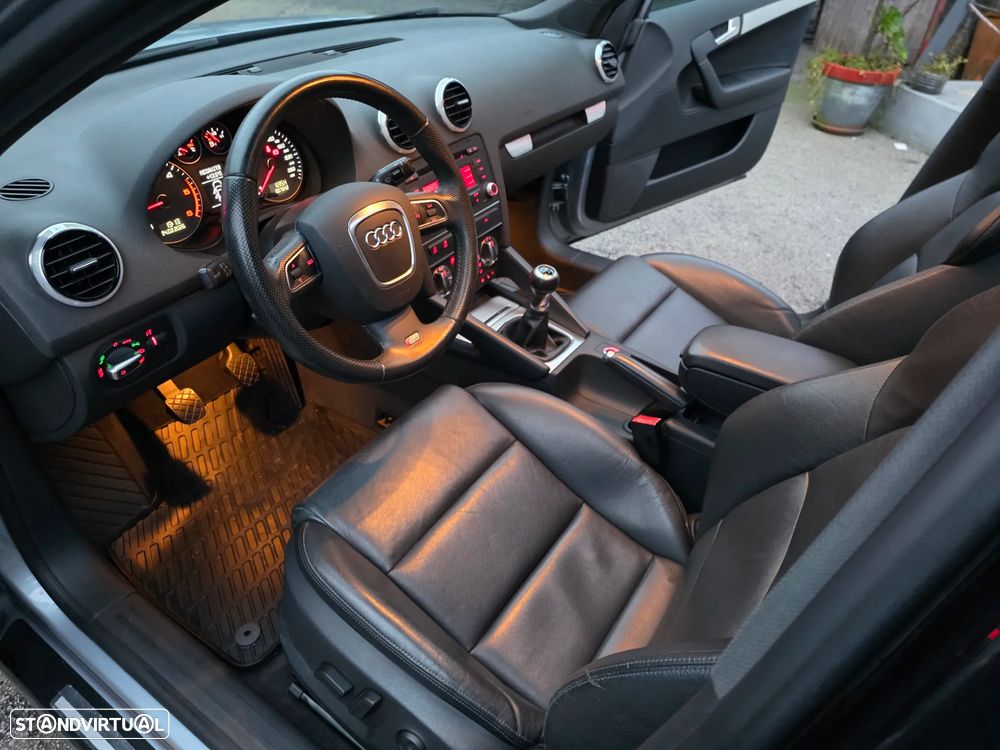 Audi A3 2.0 TDI DPF quattro S line Sport Pack - 26