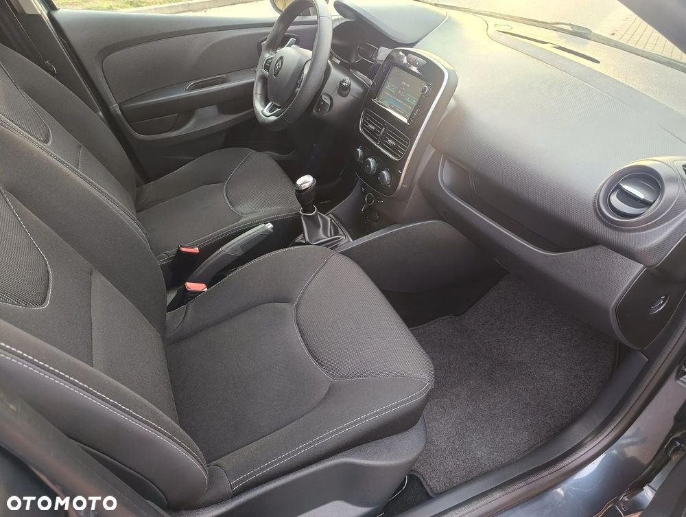 Renault Clio 1.2 16V 75 LIMITED - 13