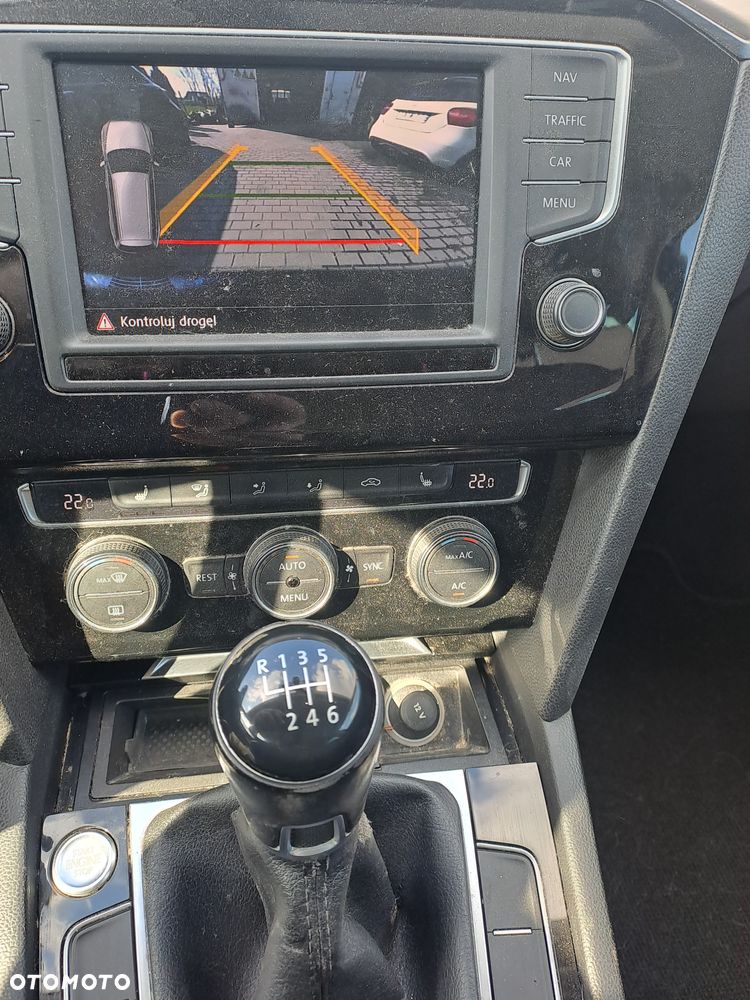 Volkswagen Passat 2.0 TDI (BlueMotion Technology) Highline - 13