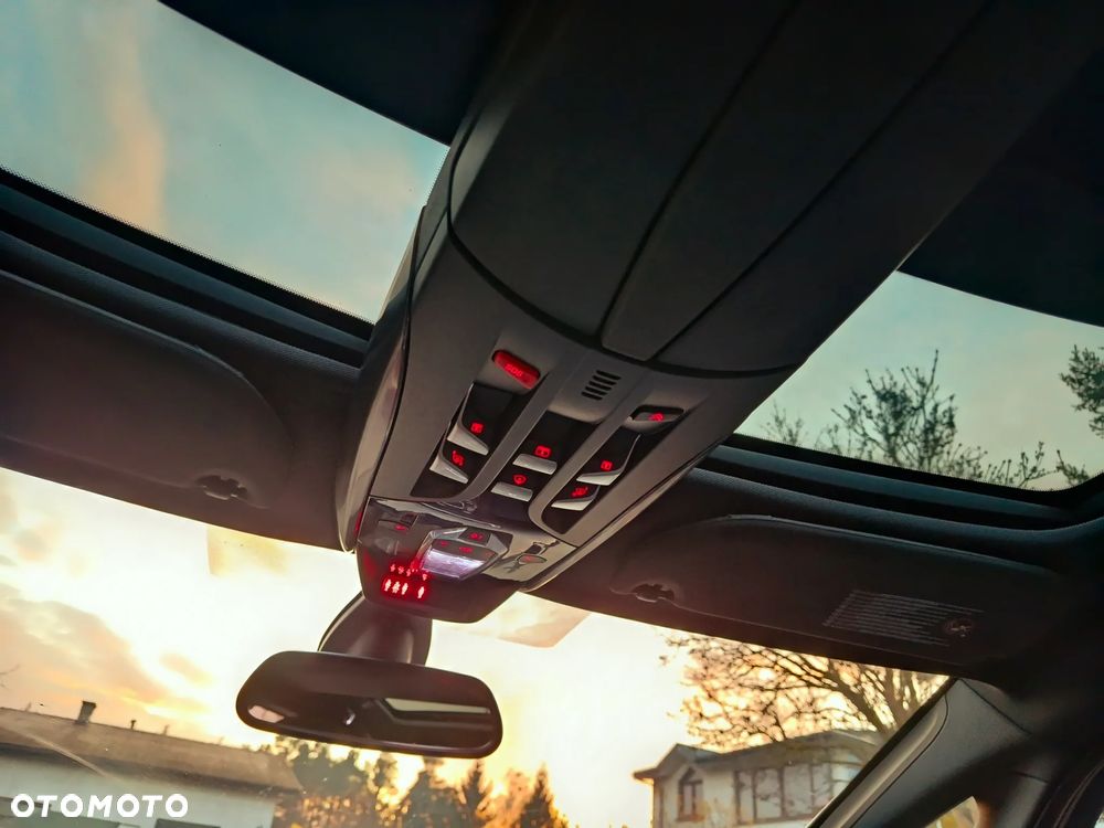 Citroën DS5 e-HDi 110 EGS6 SoChic - 25