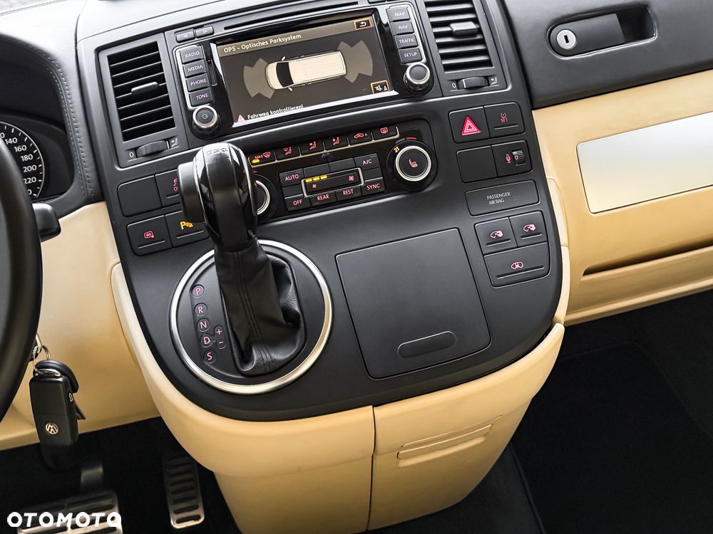 Volkswagen Multivan - 26