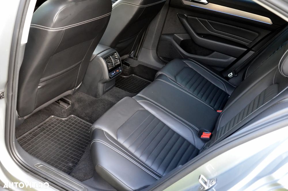 Volkswagen Passat - 16