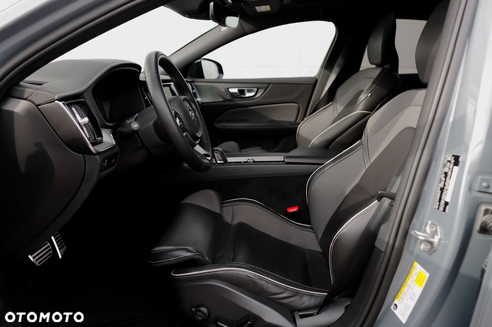 Volvo S60 T5 AWD R-Design - 31