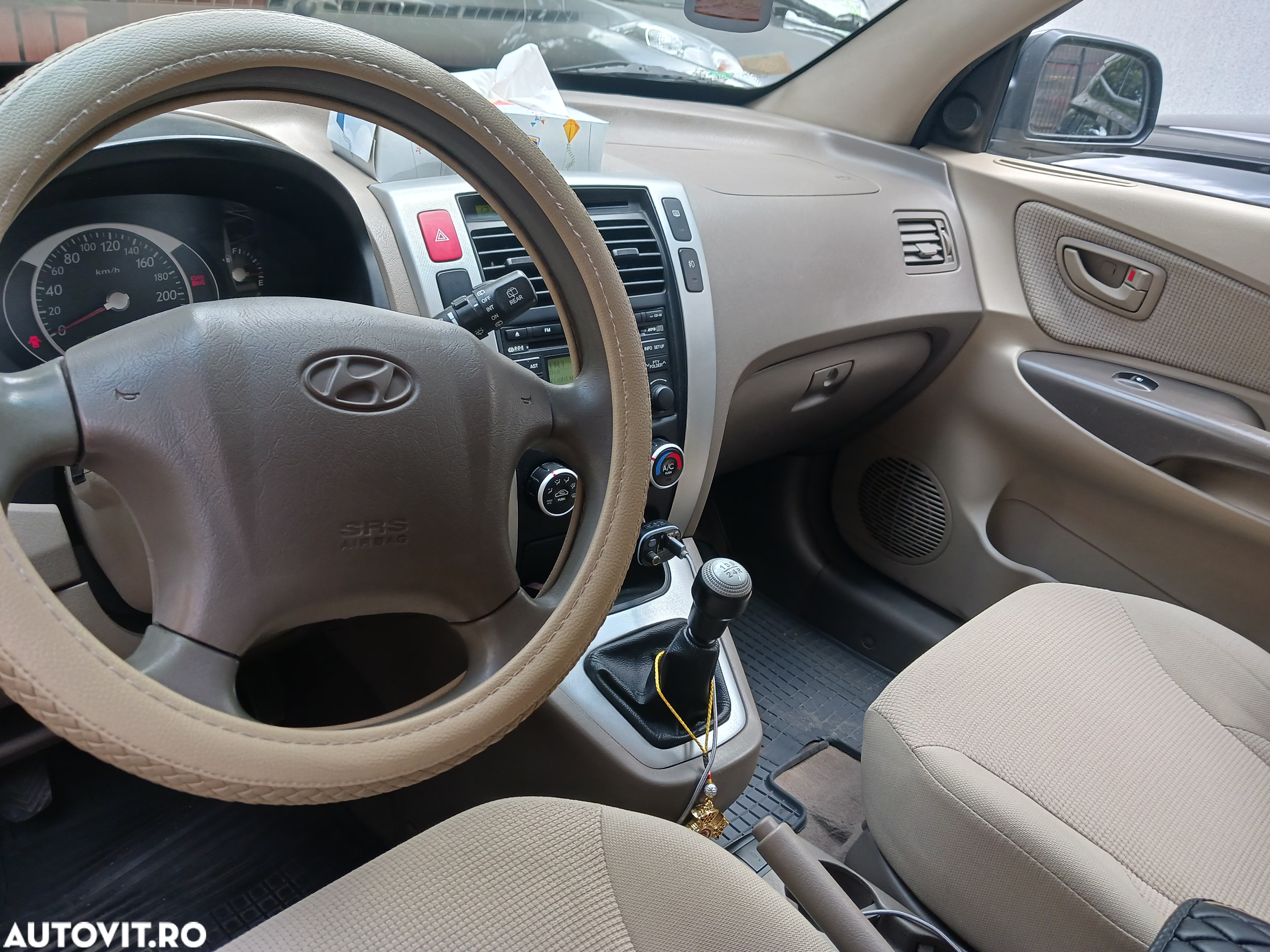 Hyundai Tucson 2.0 - 8