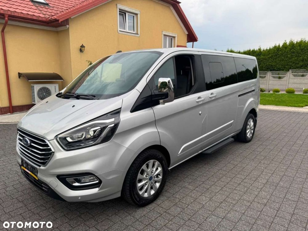 Ford Tourneo Custom - 25