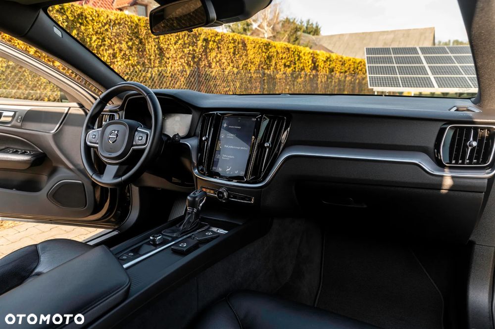 Volvo V60 D3 Geartronic Momentum - 27
