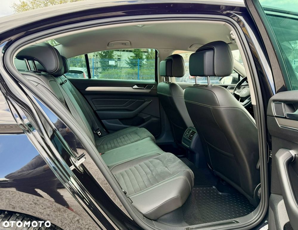 Volkswagen Passat 2.0 TSI BMT 4Mot Highline DSG - 12