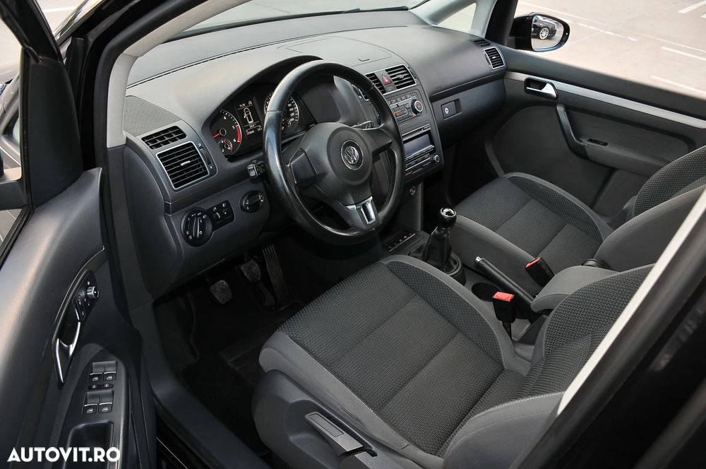 Volkswagen Touran 1.6 TDI DPF Highline - 6