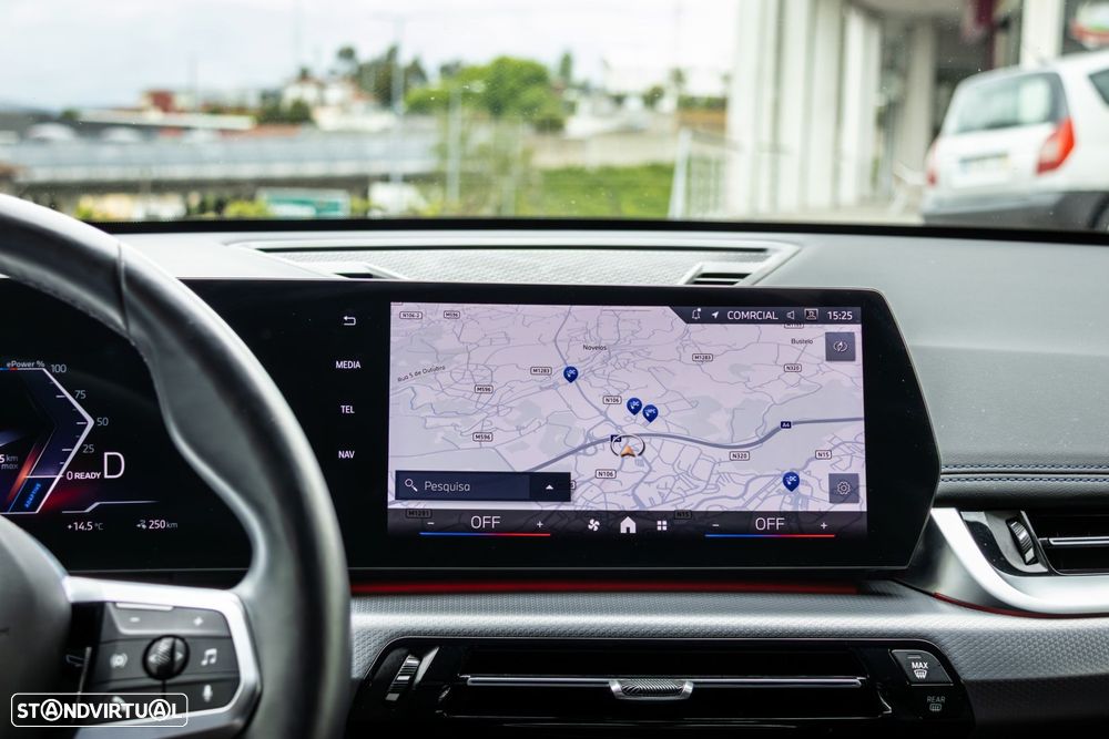 BMW iX1 eDrive20 Pack Desportivo M - 40