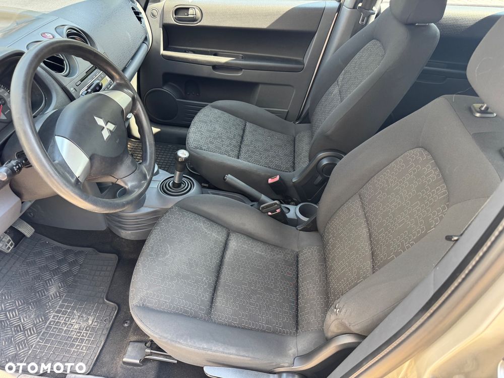 Mitsubishi Colt 1.3 Inform - 13
