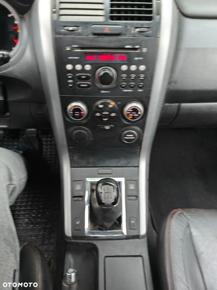 Suzuki Grand Vitara 1.6 De luxe - 21