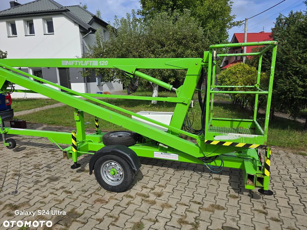 Nifty Niftylift 120 podnośnik koszowy na przyczepie 12 metrów elektryczny oryginalny//Świetnie Utrzymany//Garażowany // Pracował w placówce medycznej // Nie zużyty// Cherry picker// Boom lift// Access platform// Zwyżka// Platforma robocza// podest ruchomy// - 32