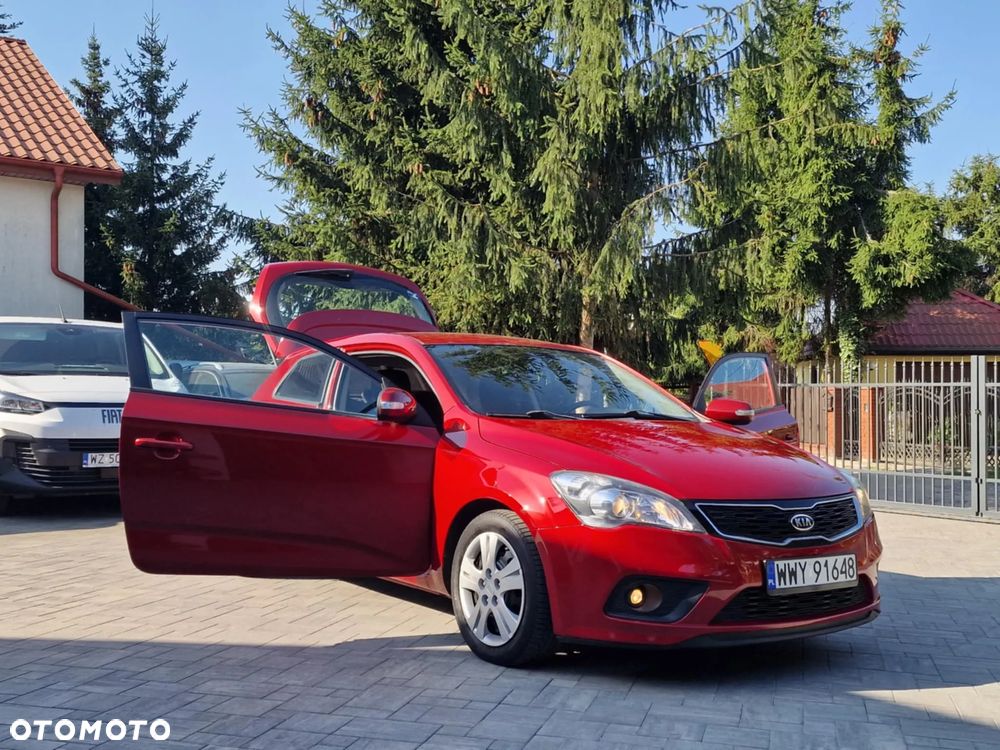Kia ProCeed - 31