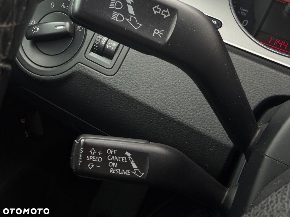 Volkswagen Passat - 17