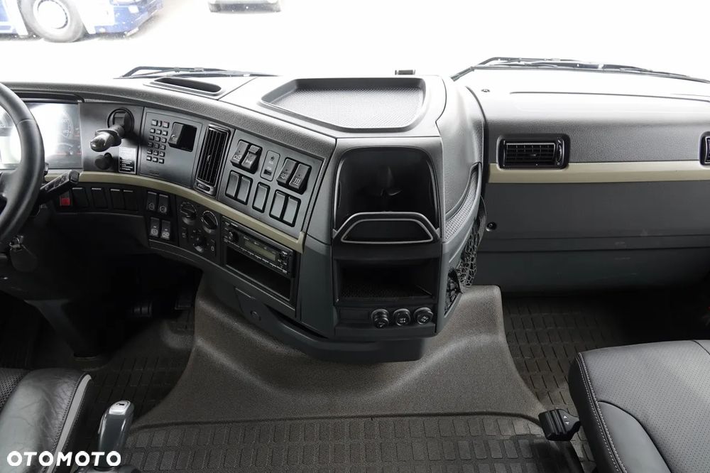 Volvo FH 540 / PUSHER / 3 Osiowy ciągnik siodłowy  / RETARDER / KLIMA POSTOJOWA /  OŚ PODNOSZONA / SKÓRY / SPROWADZONY - 29