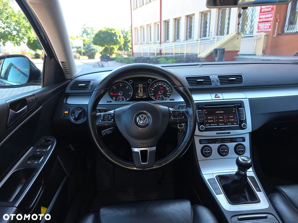 Volkswagen Passat 2.0 TDI Comfortline - 10