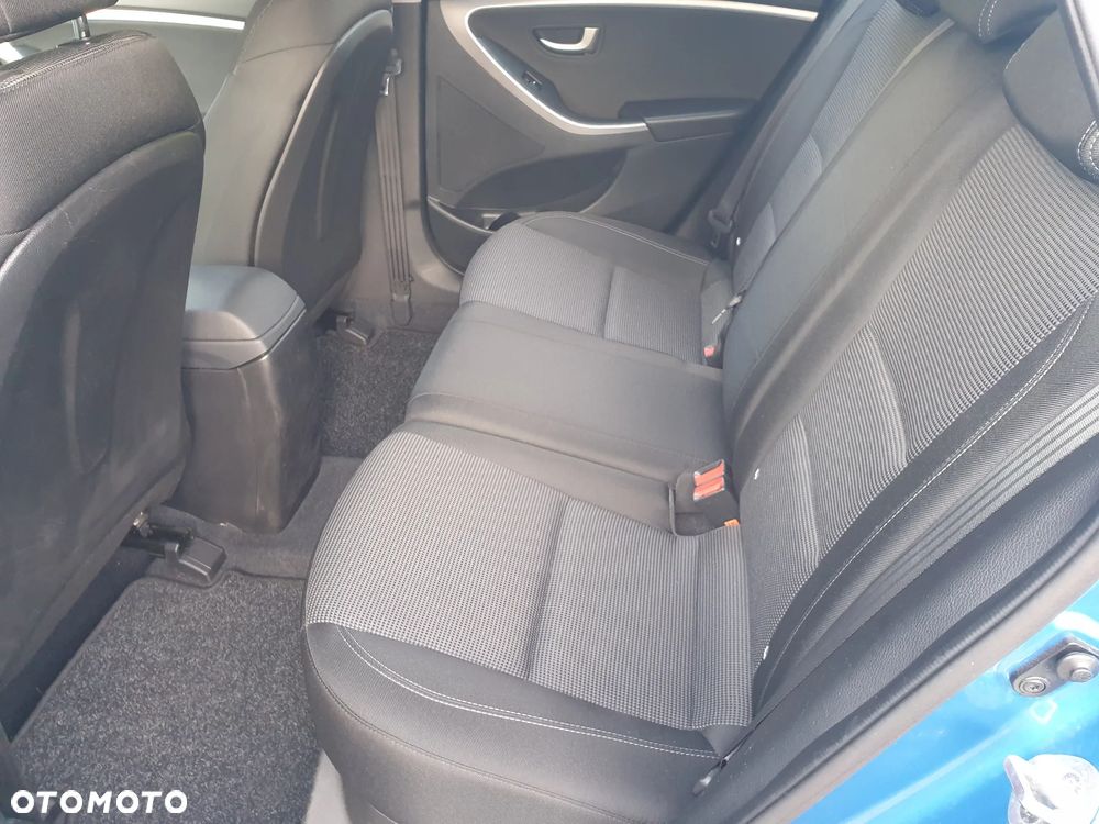 Hyundai i30 blue Kombi 1.4 Classic Navigation - 14
