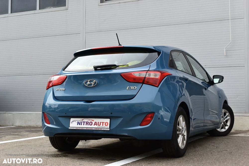 Hyundai i30 1.6 Automatik Style - 8