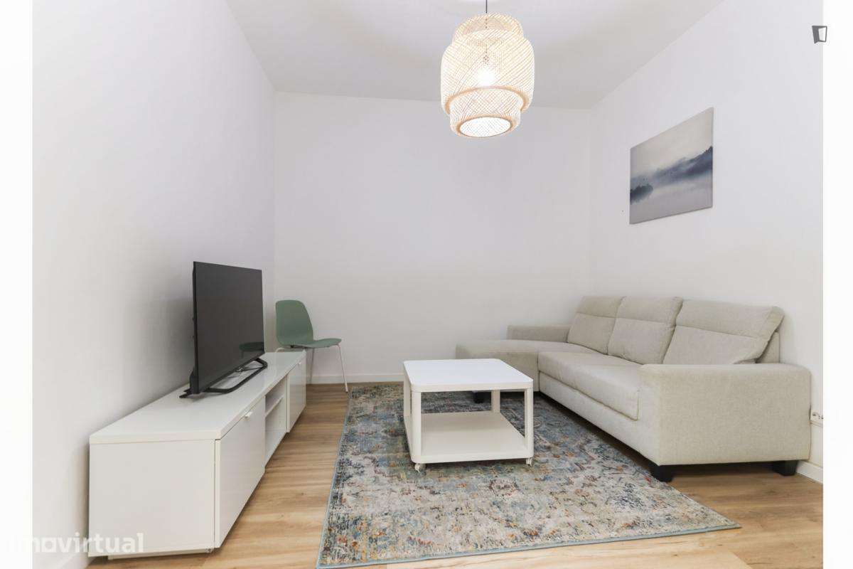 Quarto - localizado em Penha Lisbon - Grande imagem: 2/26