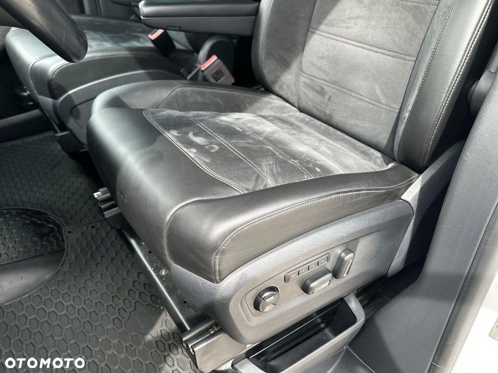Volkswagen Multivan - 15