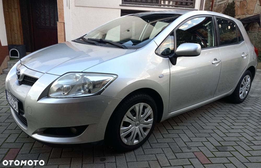 Toyota Auris - 2