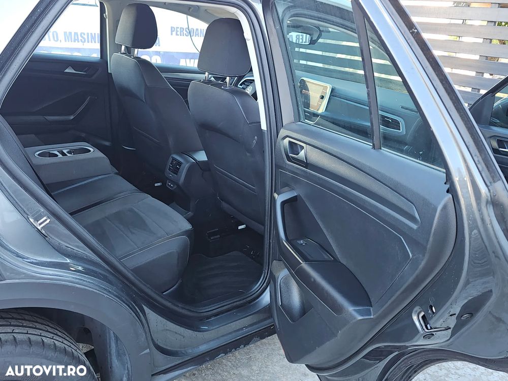 Volkswagen T-Roc - 13