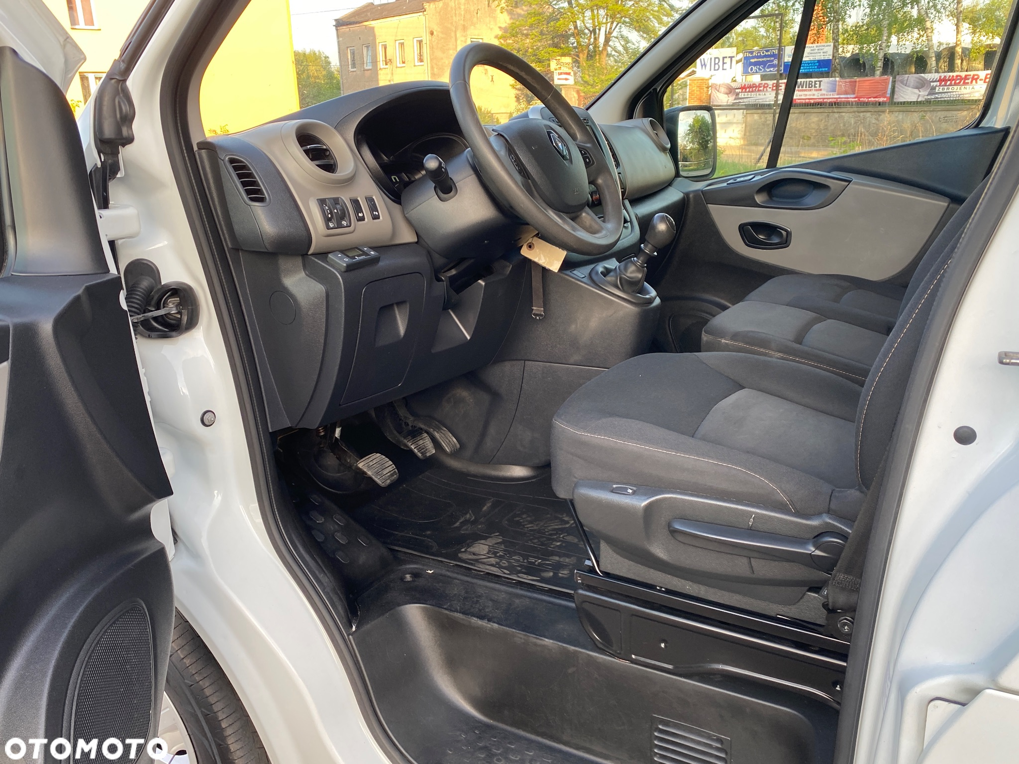 Renault TRAFIC - 15