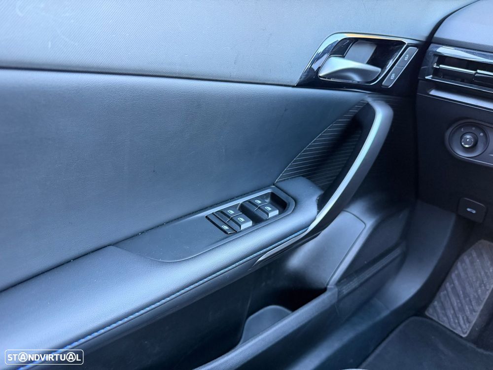 MG MG4 64 kWh Luxury - 33