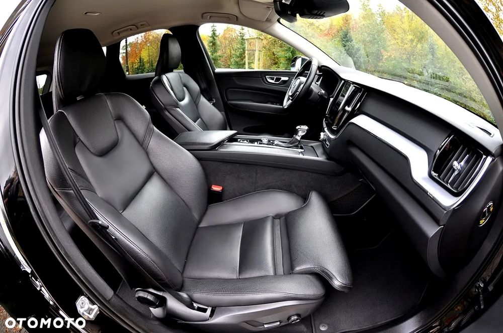Volvo XC 60 D4 Momentum Pro - 21