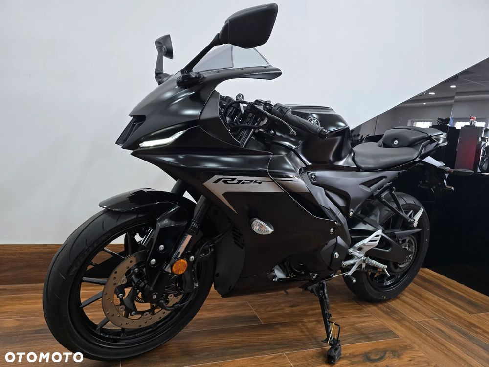 Yamaha YZF - 23