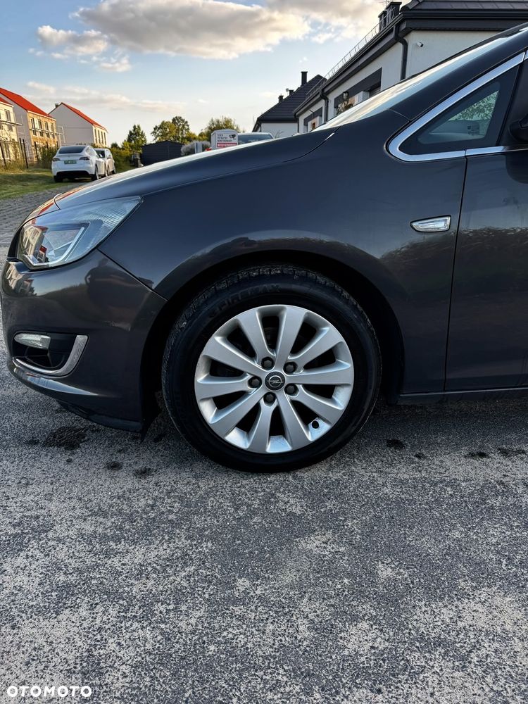 Opel Astra 2013 photo 3